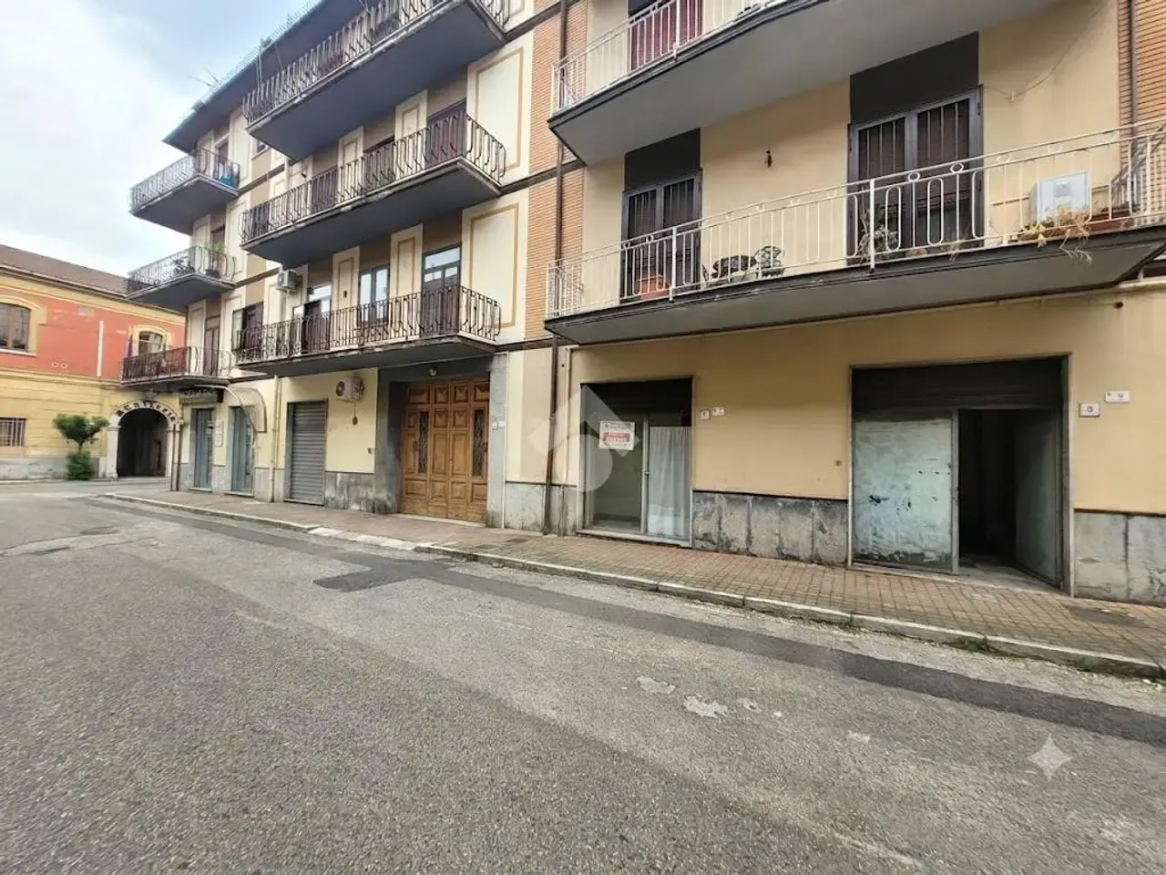 Negozio in Via Aldo Moro 9, Airola, {3} - Foto 1