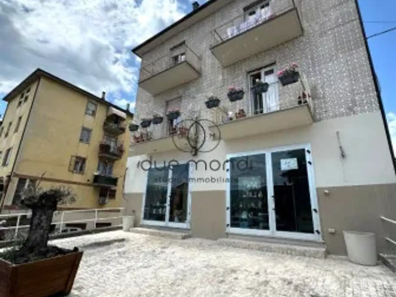Negozio in Viale Guglielmo Marconi, Spoleto, {3} - Foto 1