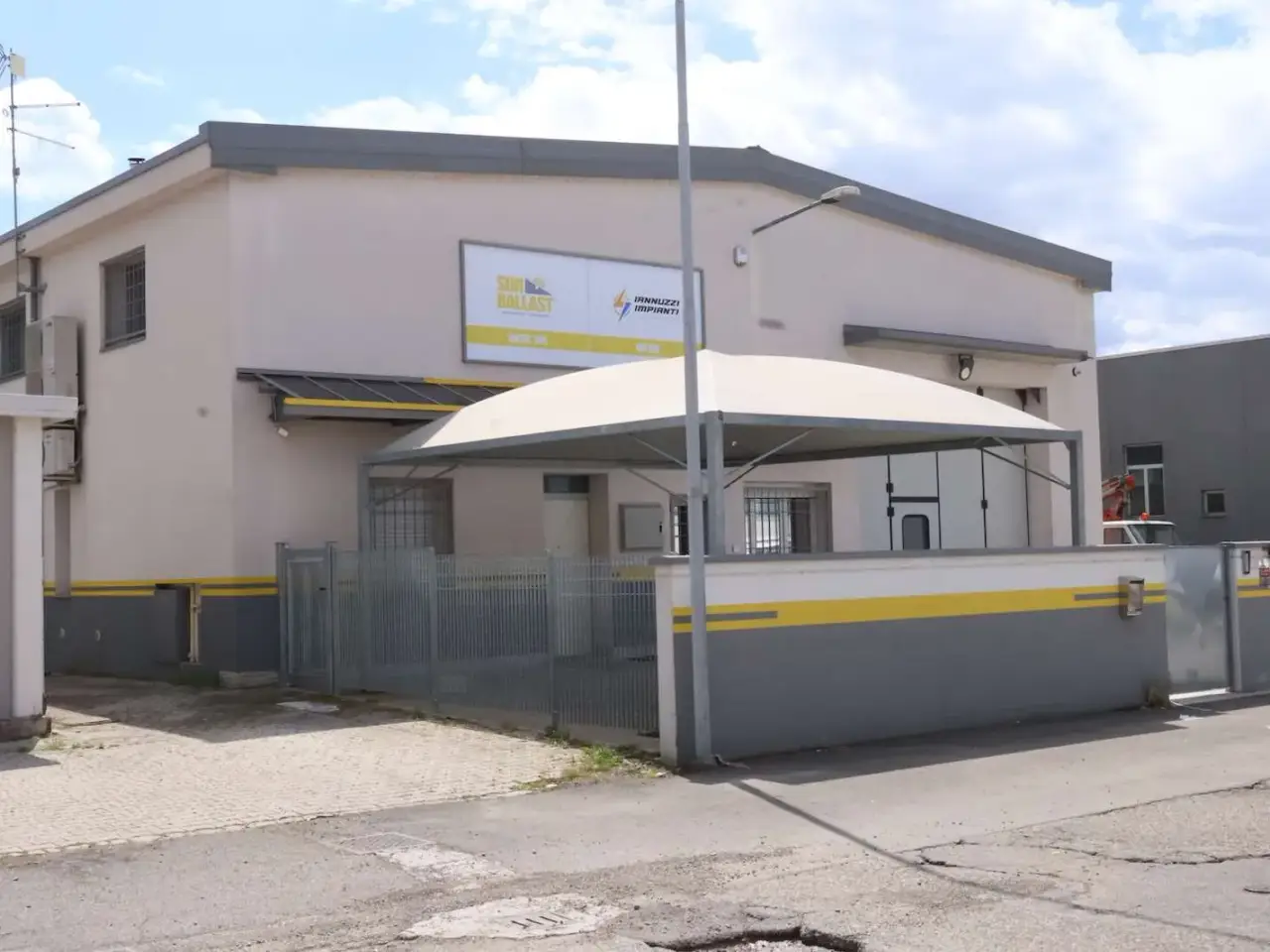 Capannone in Via Costituzione 30, Poviglio, {3} - Foto 2