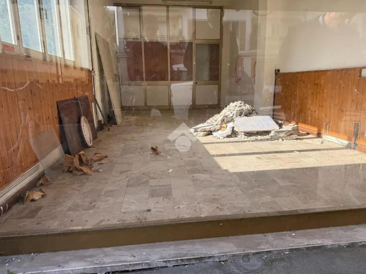 Negozio in Viale Venezia 16, Bassano Del Grappa, {3} - Foto 2