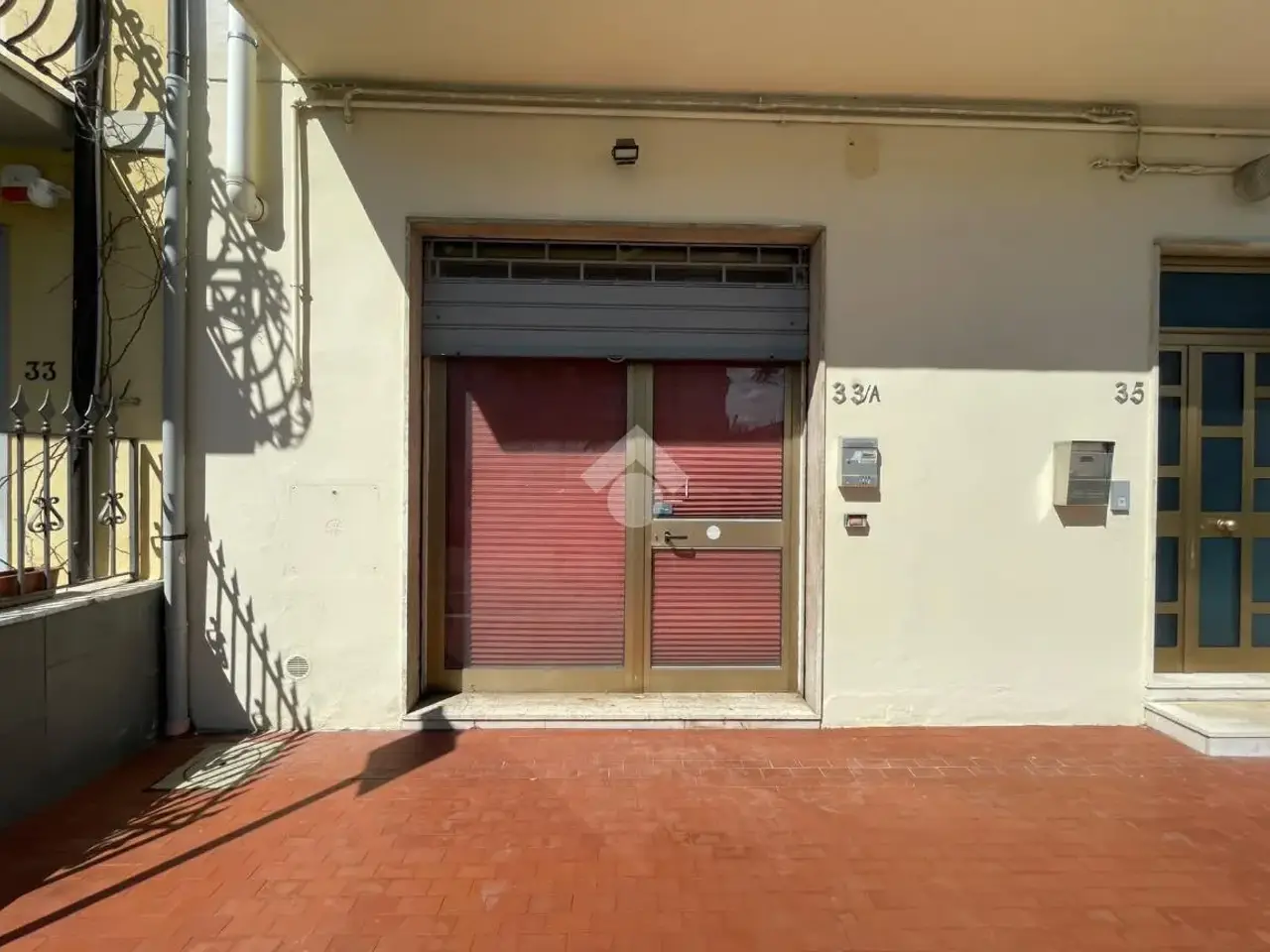 Negozio in Via Pietro Thouar 33, Prato, {3} - Foto 2
