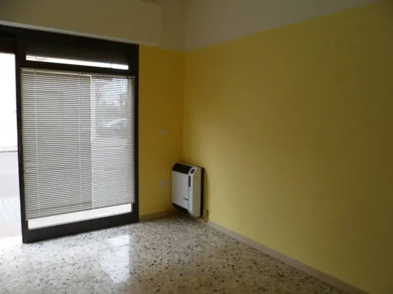 Negozio in Viale Gorizia, Sassuolo, {3} - Foto 1