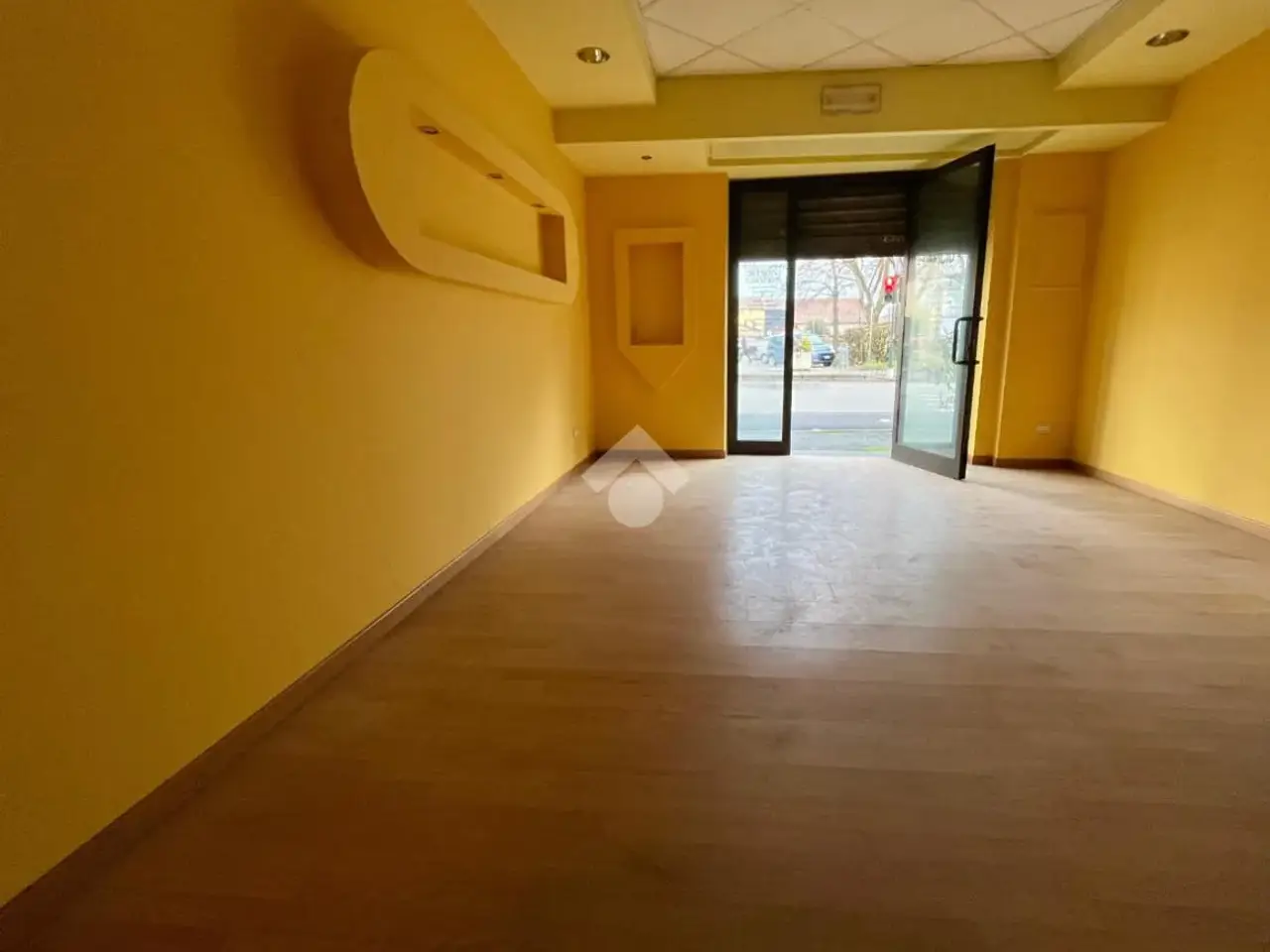 Negozio in Via Luigi Einaudi 2, Castelnuovo Scrivia, {3} - Foto 1