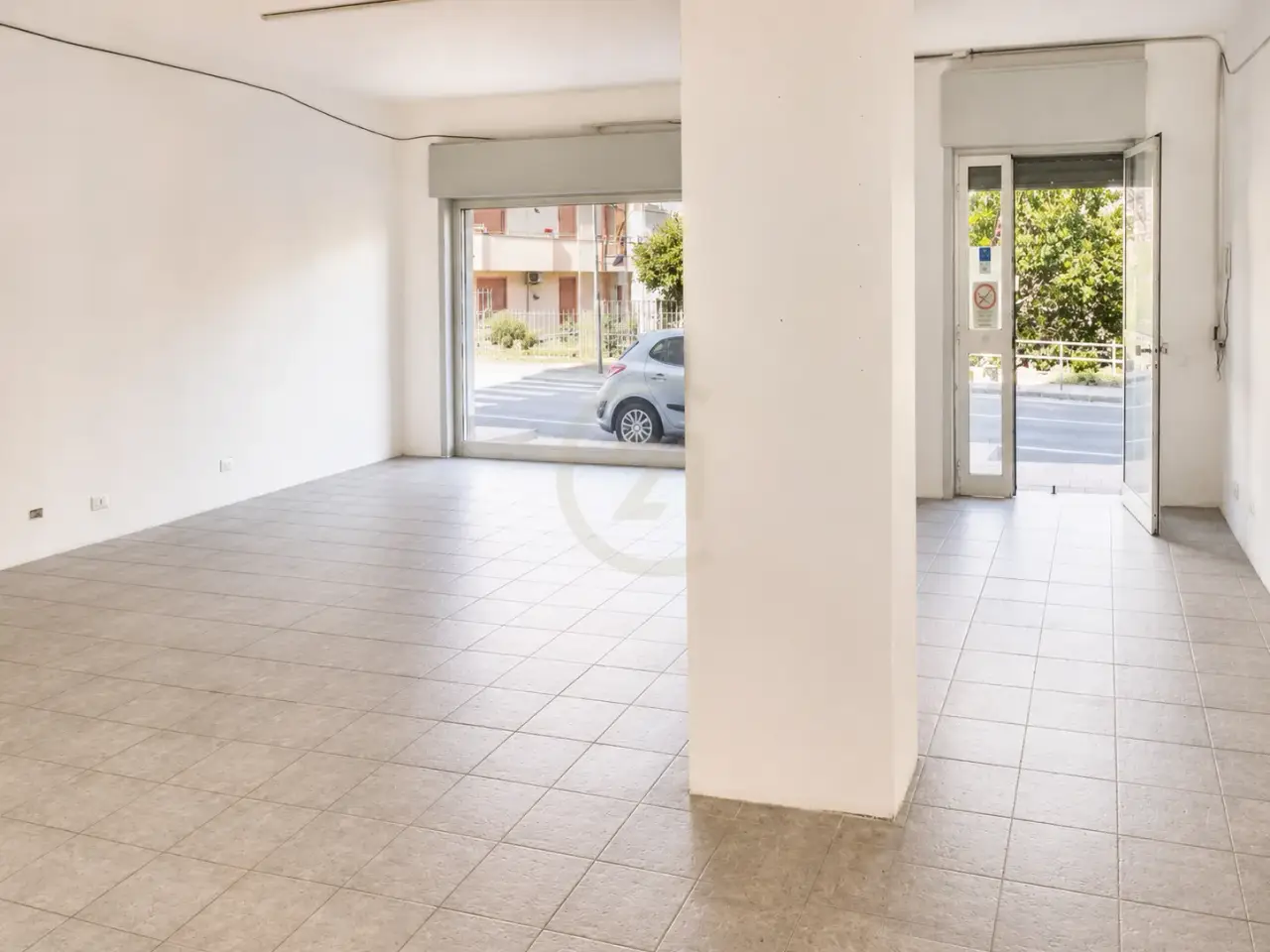 Palazzina commerciale in Via San Gregorio 71g, Aci Castello, {3} - Foto 2