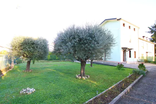 Villa a schiera in Strada di Longara, Vicenza - Foto 1