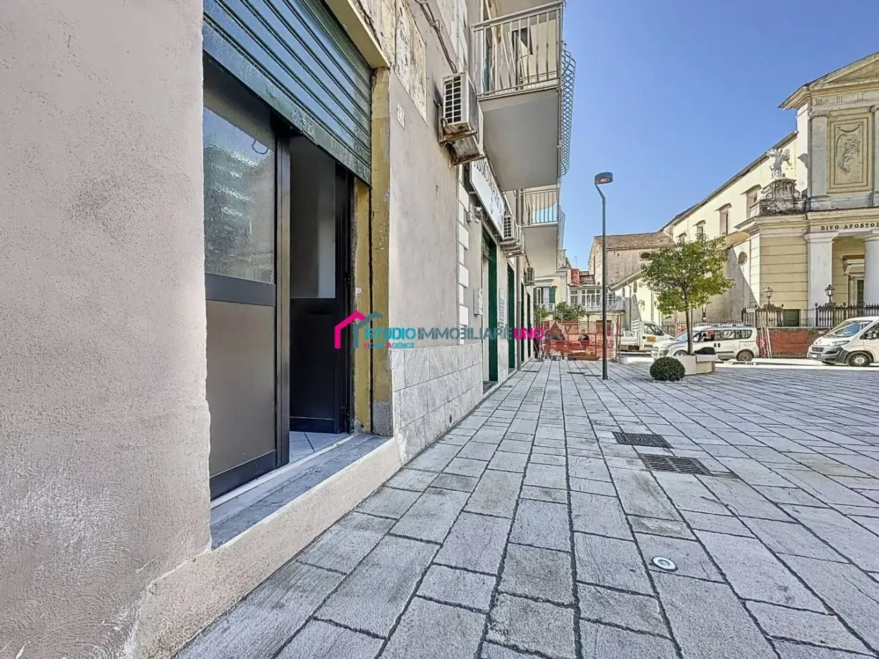 Locale commerciale in Piazza Vittoria Saviano, Napoli, Saviano, {3} - Foto 2