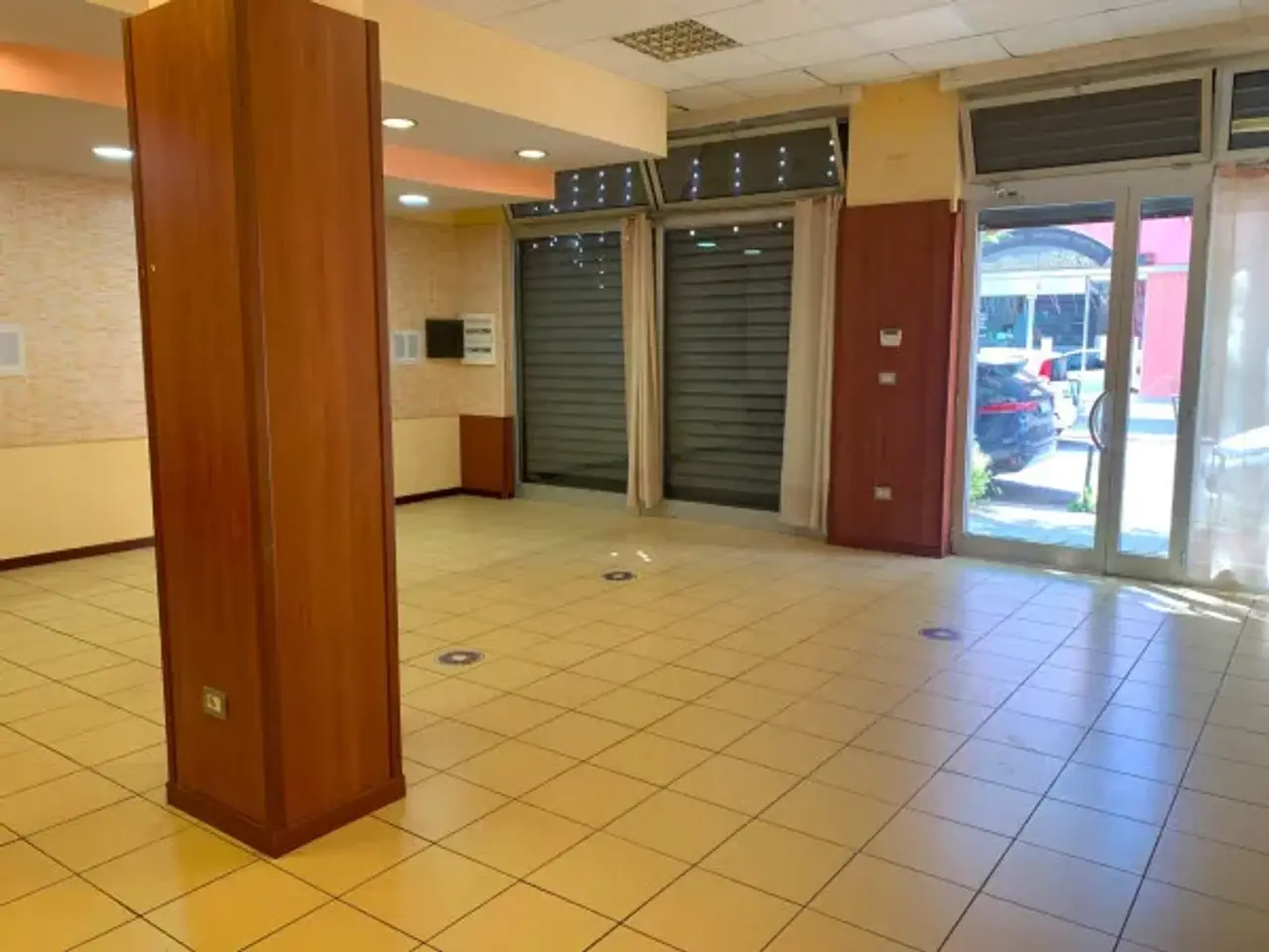 Negozio in Via Giuseppe Rosati 7, Foggia, {3} - Foto 2