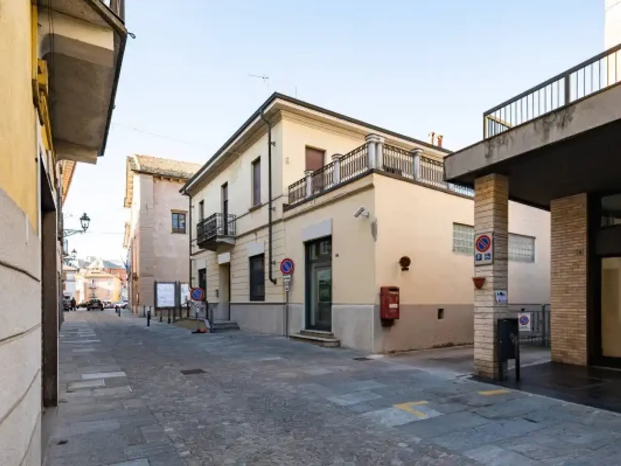 Negozio in Via Dante 84, Gozzano, {3} - Foto 1