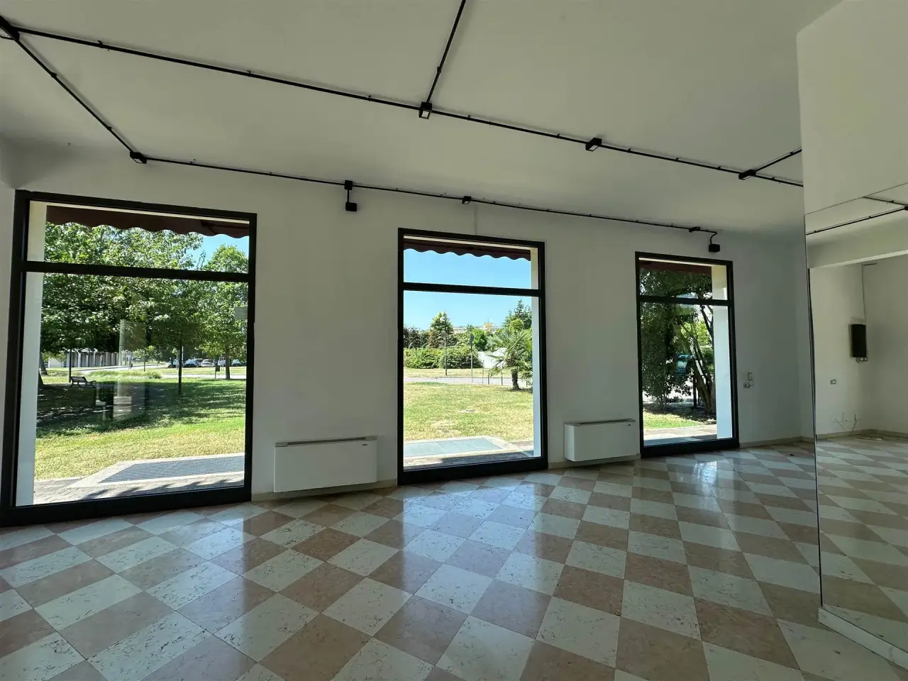 Negozio in Parco Urbano Abano Terme, Abano Terme, {3} - Foto 1