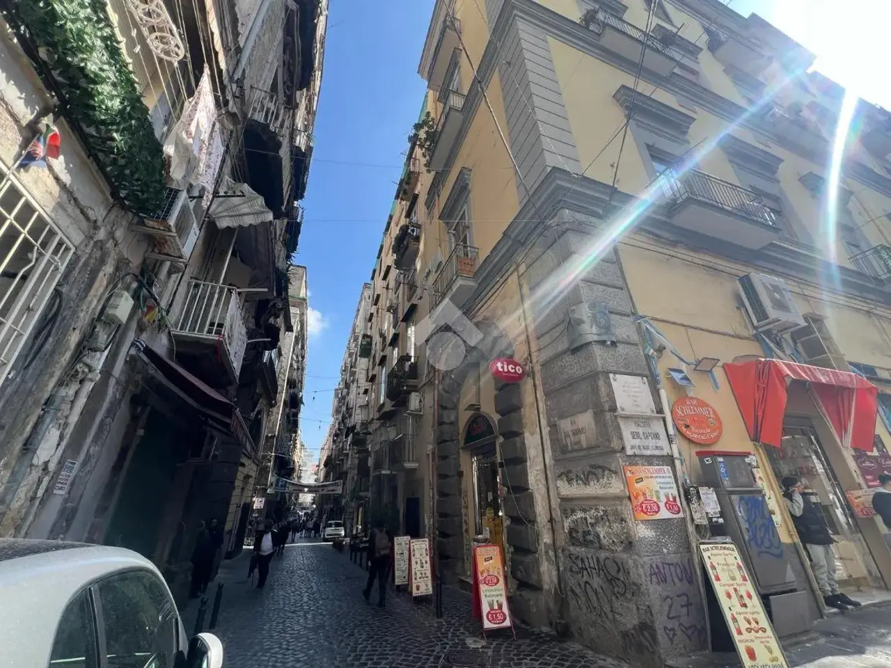 Magazzino in Via dei Tribunali 169, Napoli, {3} - Foto 2