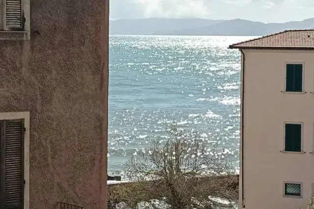 2-room flat in Via Camillo Benso di Cavour, Piombino - Photo 1