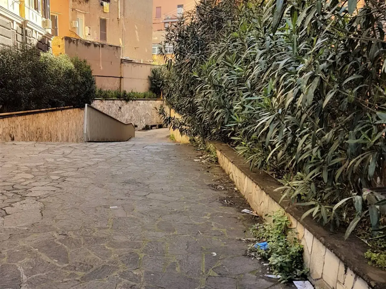 Ufficio in Via Albalonga 3, Roma, {3} - Foto 1