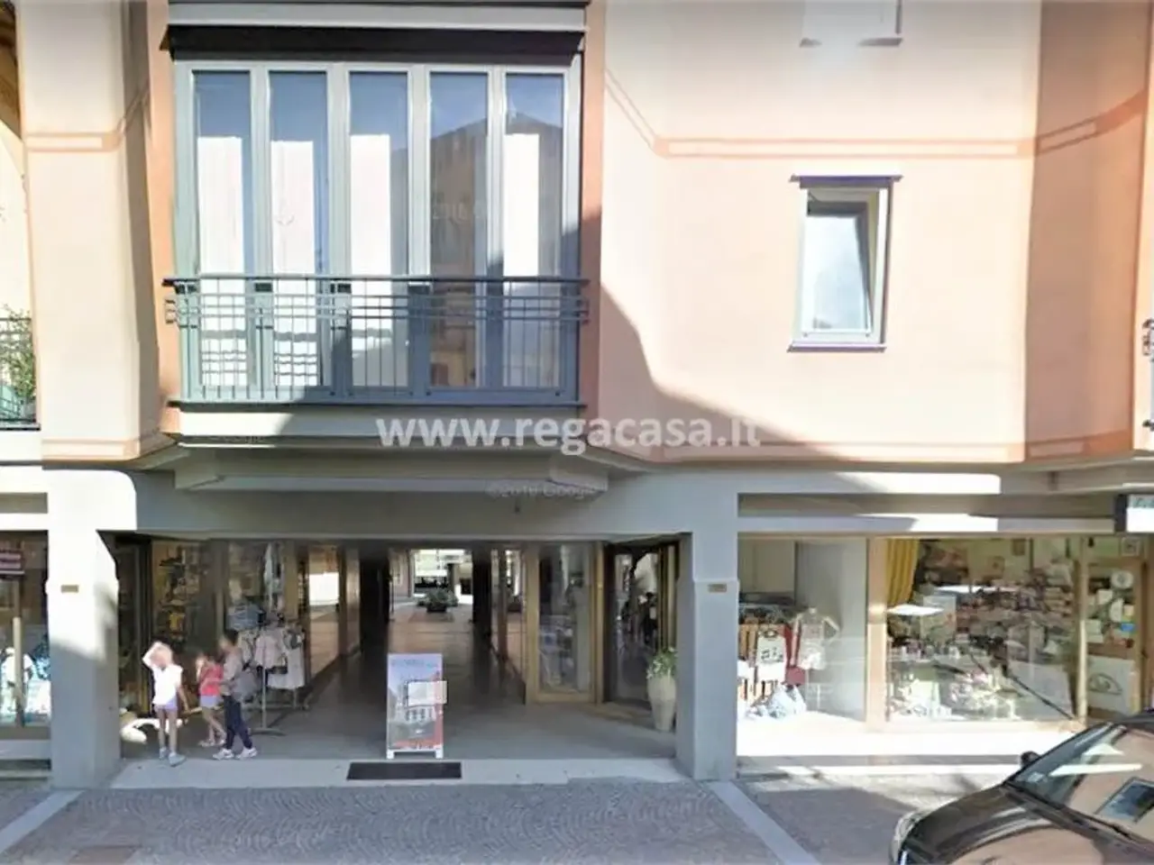 Negozio in Via San Carlo 7, San Pellegrino Terme (Bg), San Pellegrino Terme, {3} - Foto 2