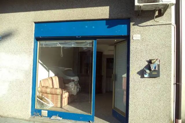 Geschäft in Viale Vat 103, Udine - Foto 1