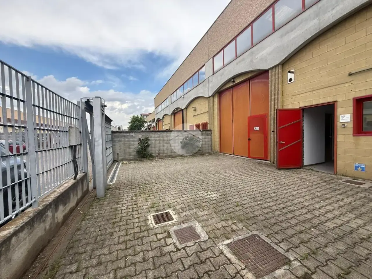 Capannone in Via Gran Sasso 21, Corbetta, {3} - Foto 2