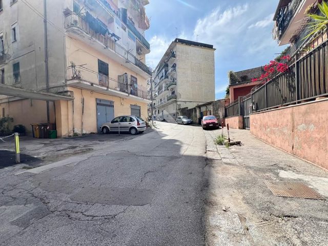 Trilocale in Via Arbusto 6, Marano di Napoli - Foto 1