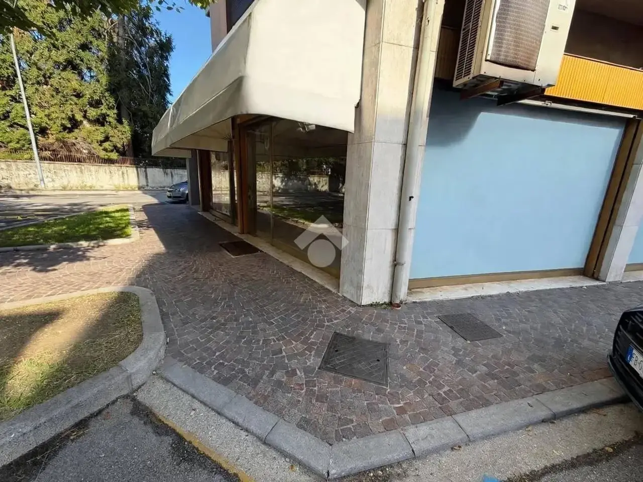 Negozio in Via Cadore, Conegliano, {3} - Foto 2