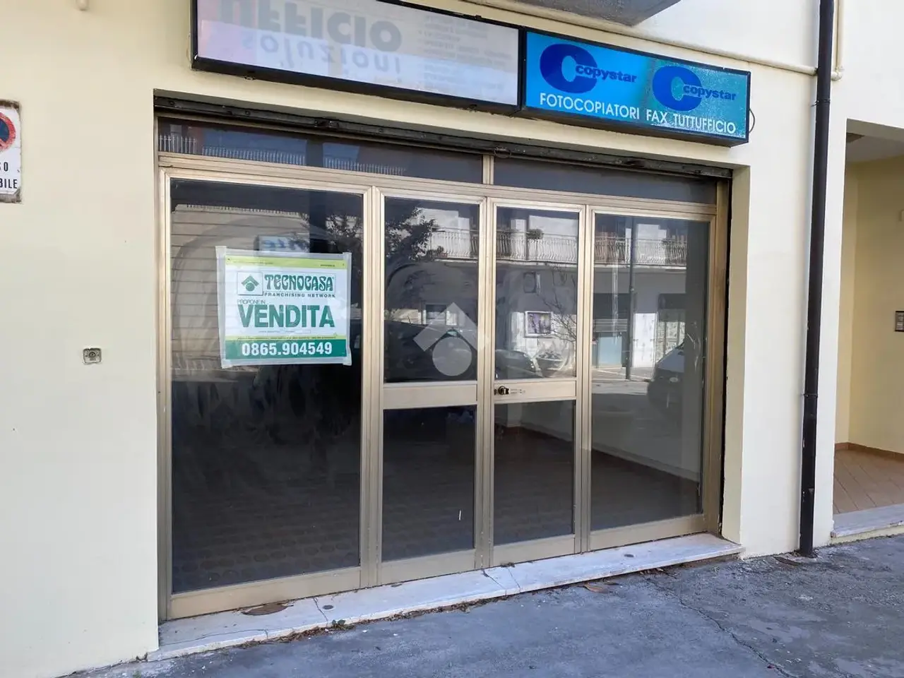 Negozio in Viale Vittorio Emanuele III 31, Venafro, {3} - Foto 1