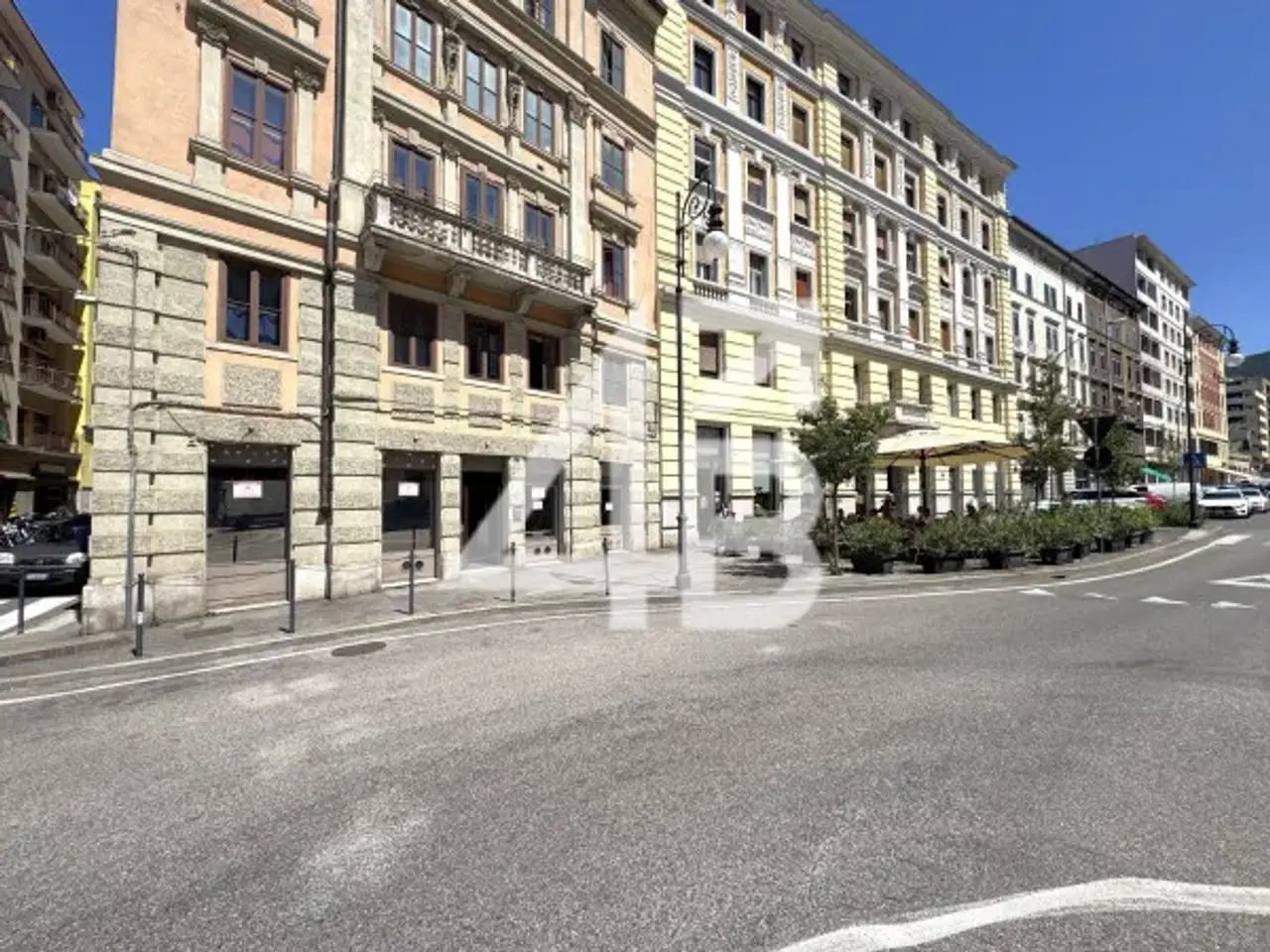 Negozio in Piazza dei Volontari Giuliani 3, Trieste, {3} - Foto 1