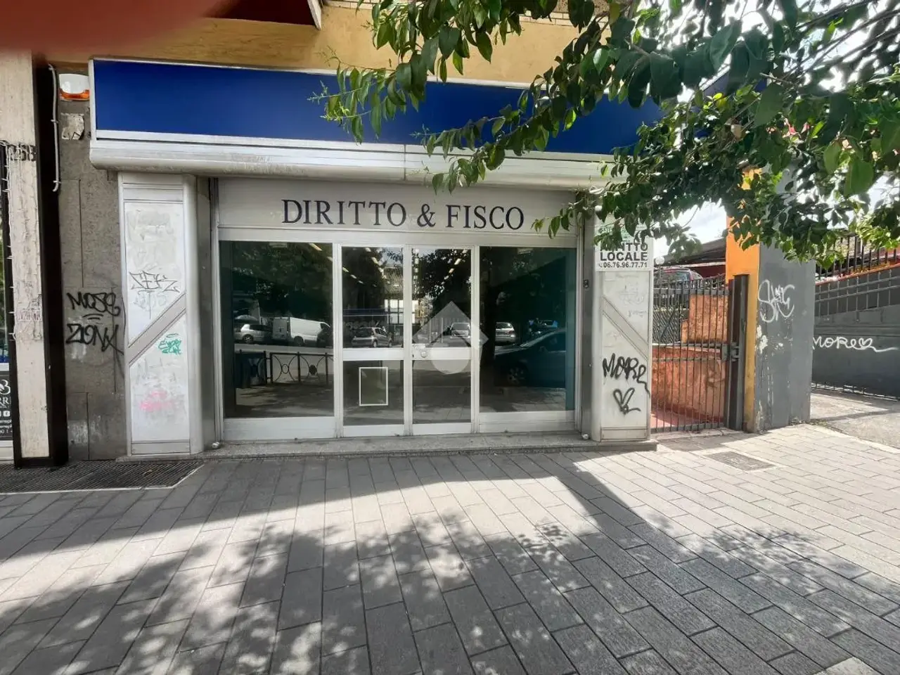 Negozio in Via Acqua Bullicante 264, Roma, {3} - Foto 1