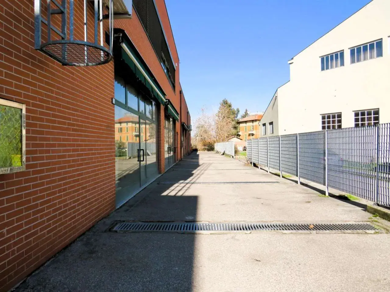 Magazzino in Via della Costituzione , Reggio Emilia, {3} - Foto 1