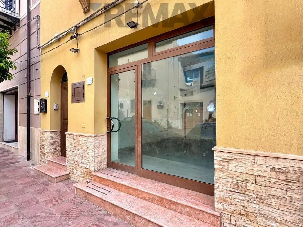 Negozio in Corso Vittorio Emanuele 128, Terrasini, {3} - Foto 1