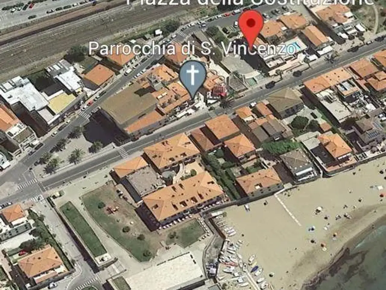 Negozio in Piazza della Costituzione, San Vincenzo, {3} - Foto 1