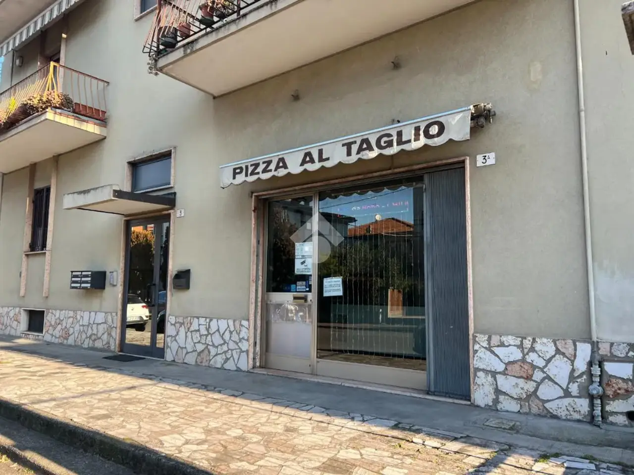 Negozio in Via Aniene 3, Verona, {3} - Foto 1
