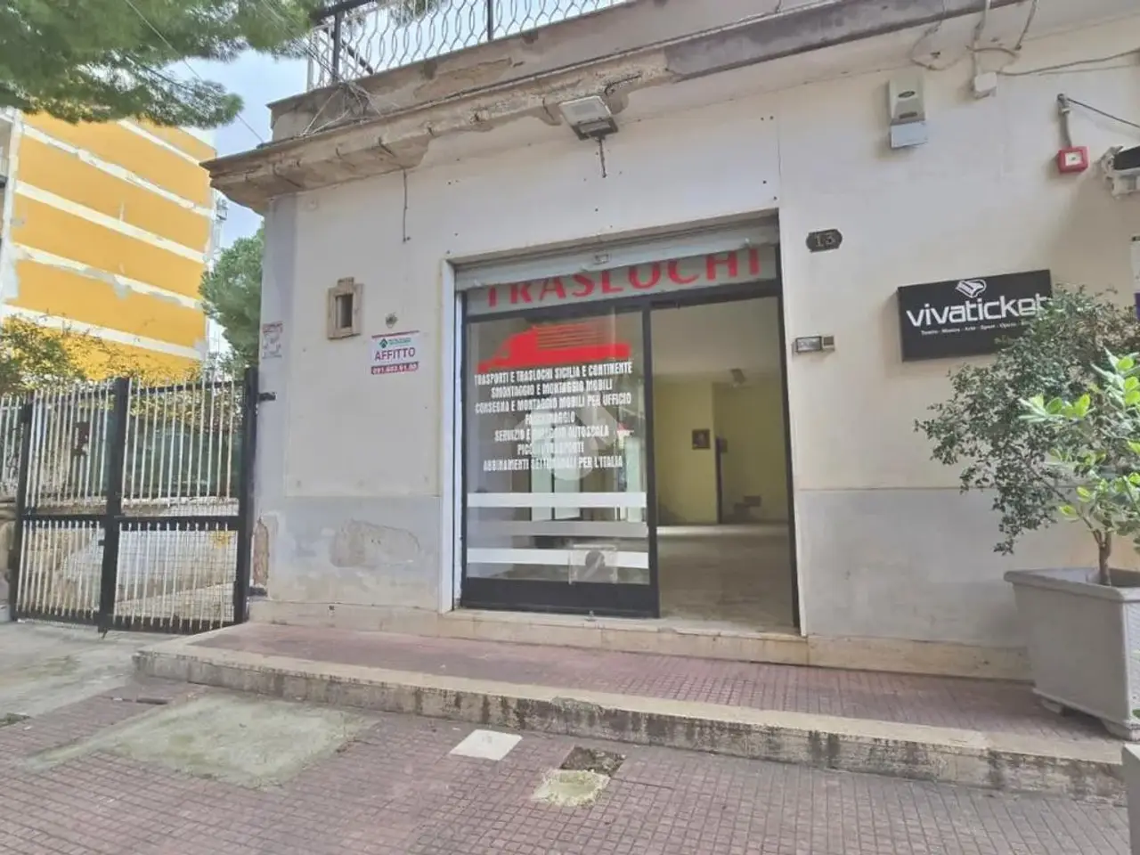 Negozio in Via Rinaldo d'Aquino 13, Palermo, {3} - Foto 1