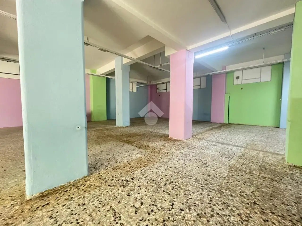 Negozio in Via Adolfo Quintieri 6, Cosenza, {3} - Foto 2