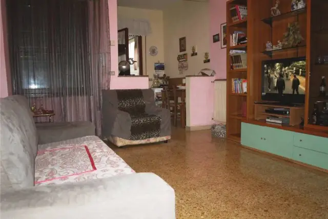 4-room flat in {3}, - Photo 1