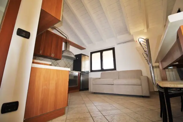 2-room flat in Via Mozzoni  23, Rescaldina - Photo 1