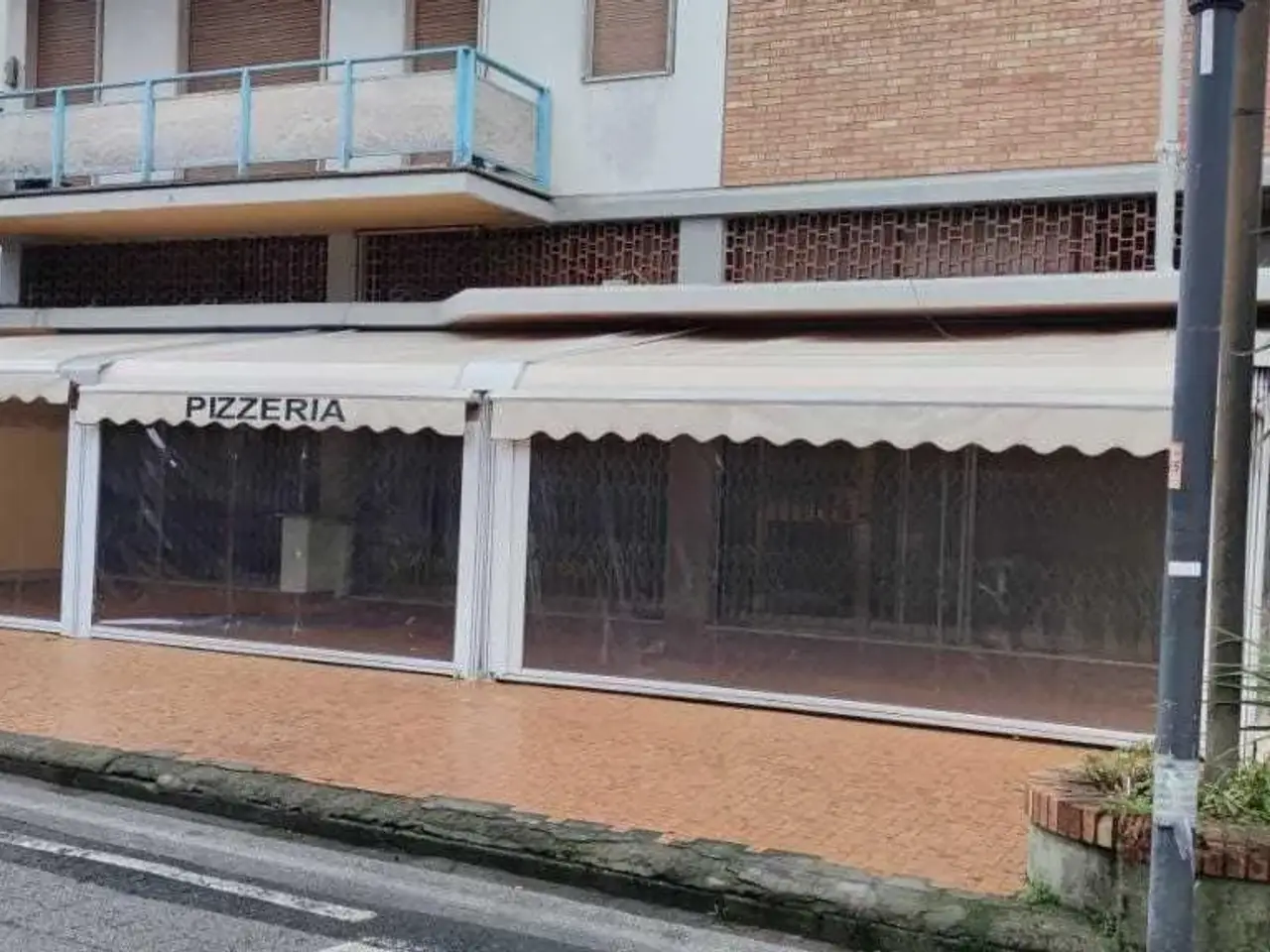 Locale commerciale in a Magliano 31, Massa, {3} - Foto 2