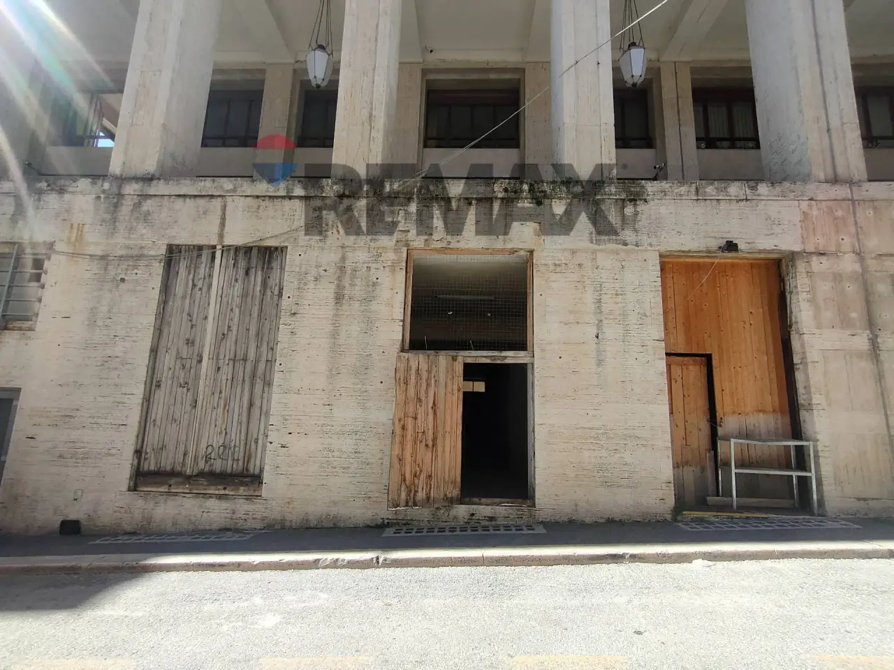 Negozio in Via Portici di San Bernardino, L'Aquila, {3} - Foto 1