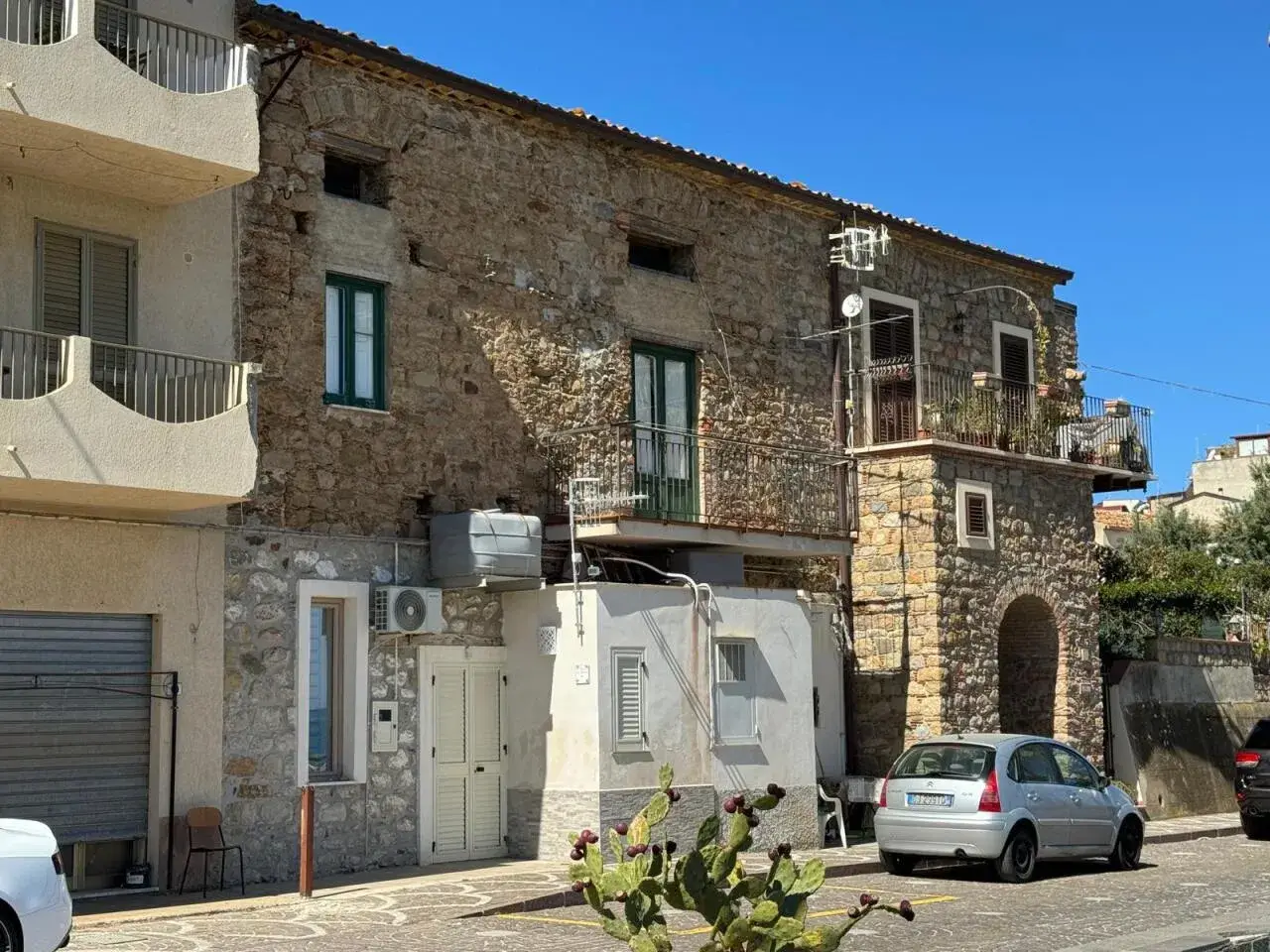 Palazzina commerciale in Caronia di Sicilia Cortile Iblei 6, Caronia, {3} - Foto 2