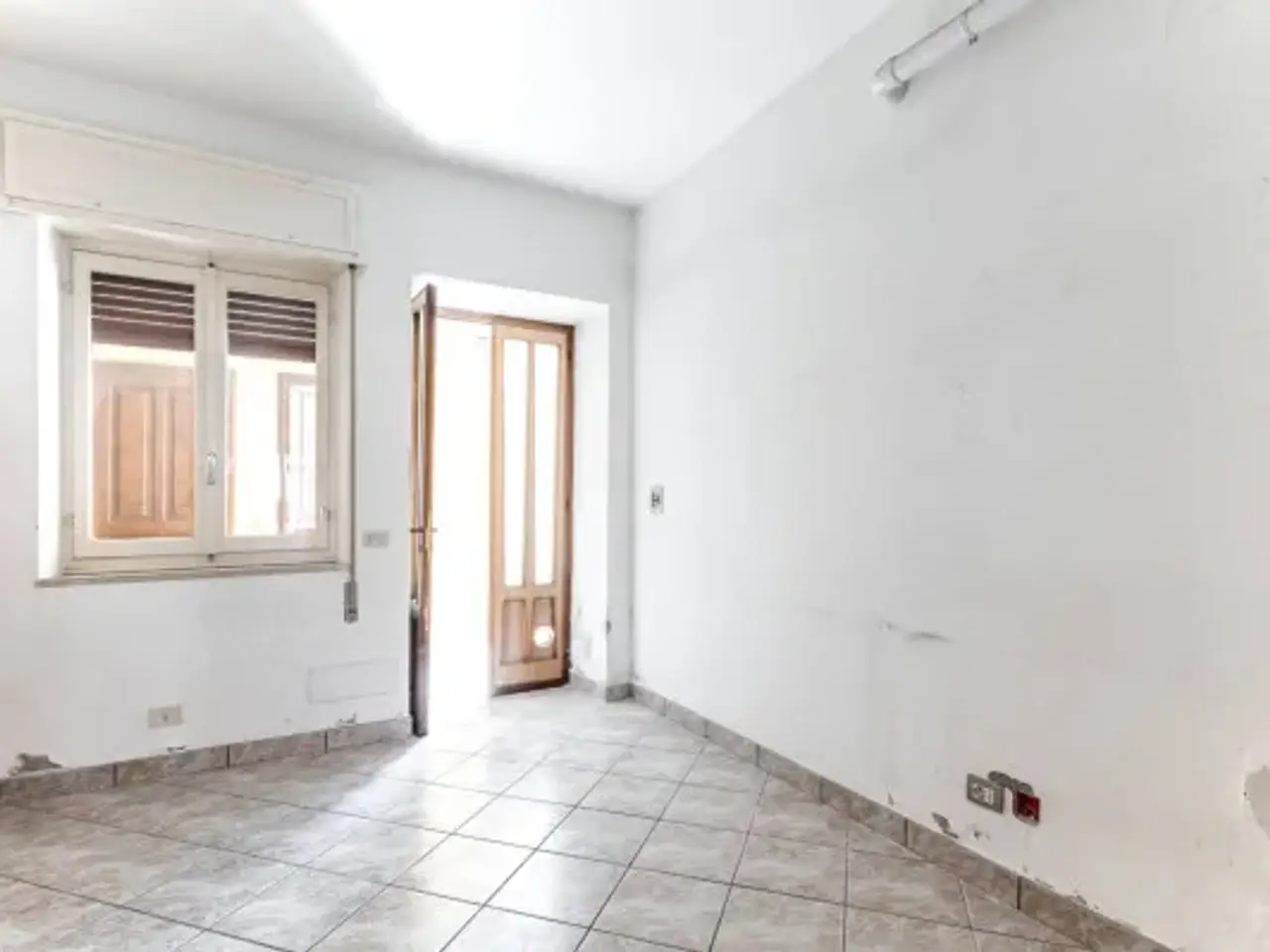 Negozio in Via Giuseppe Monti 19, San Colombano Al Lambro, {3} - Foto 2