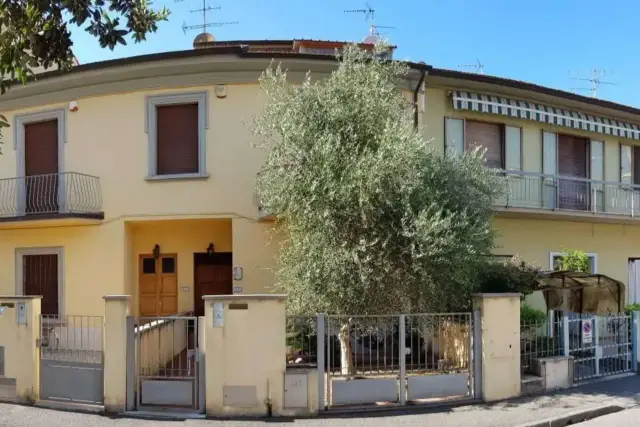 Semi-detached house in Via Catalani, Empoli - Photo 1