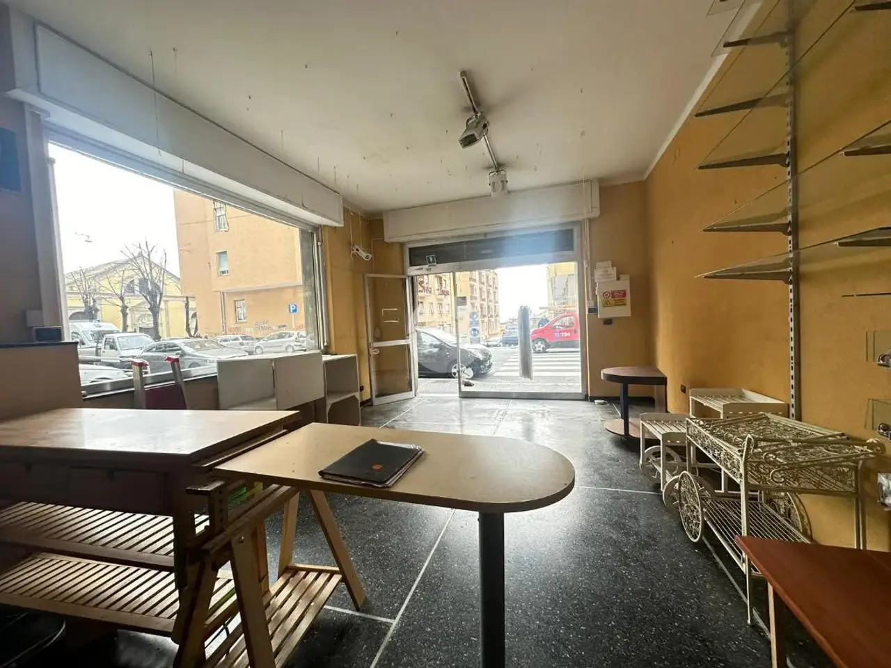 Negozio in Via Ventimiglia 131, Genova, {3} - Foto 1