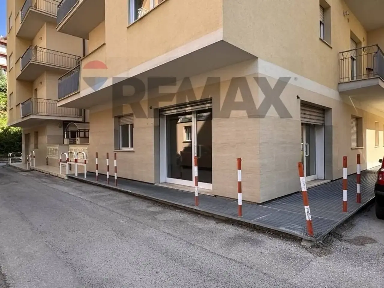 Negozio in Via Strinella 170, L'Aquila, {3} - Foto 2