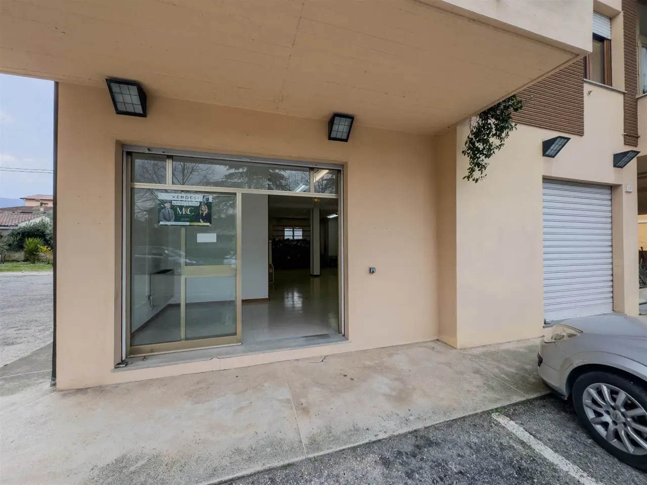 Negozio in Via Albinoni, Foligno, {3} - Foto 1