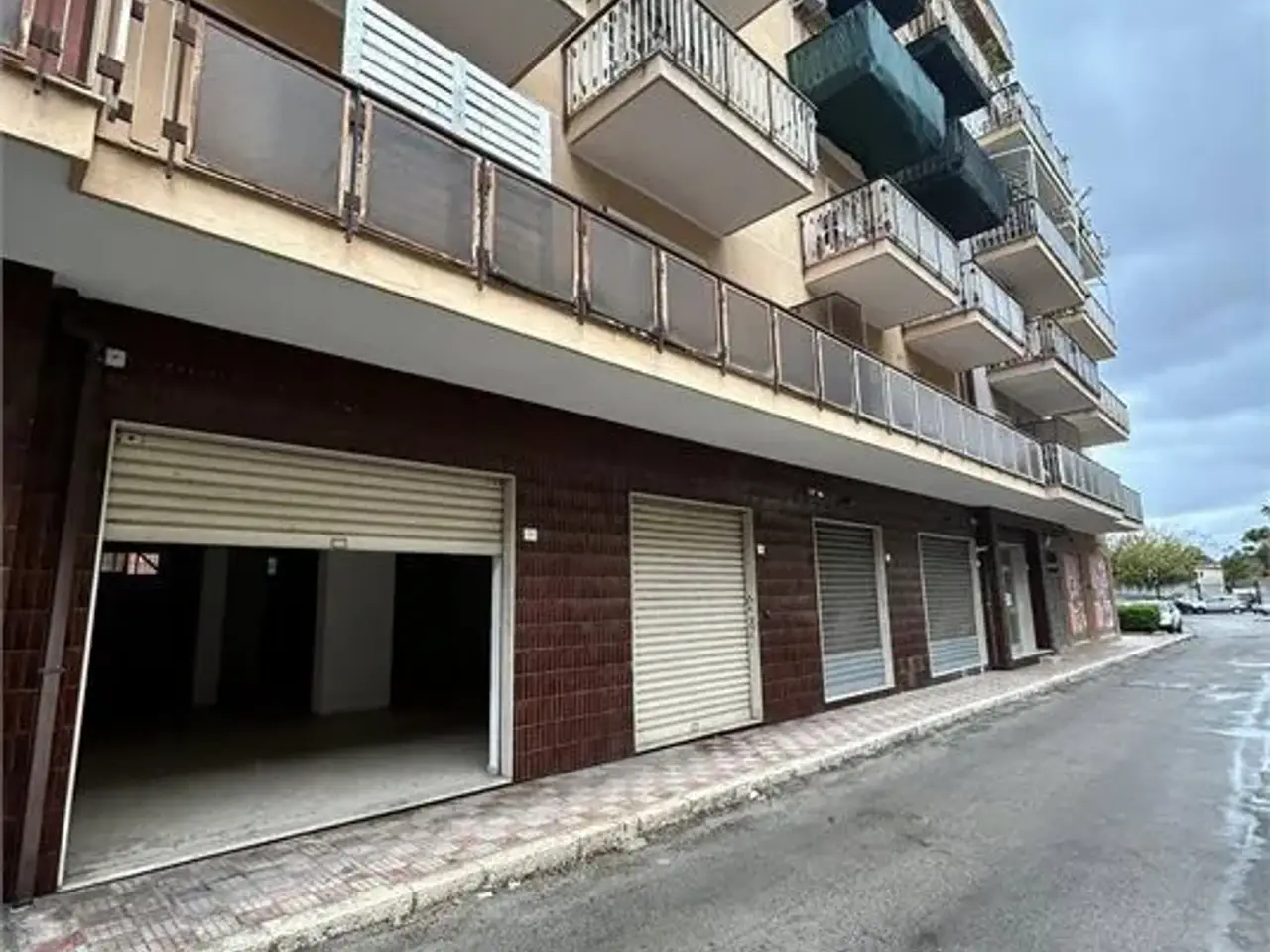 Negozio in Via Brunelleschi 26-28, Palermo, {3} - Foto 2