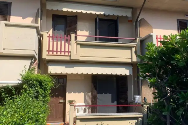 Terraced house in Via dell'Acqua, Massa - Photo 1