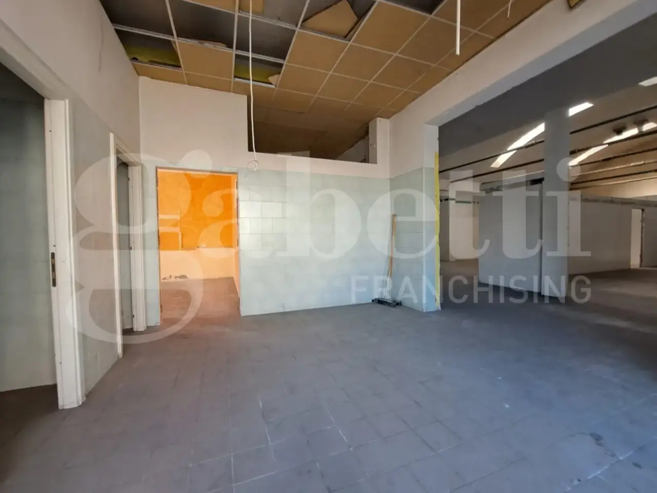 Laboratorio in , Ponsacco, {3} - Foto 2