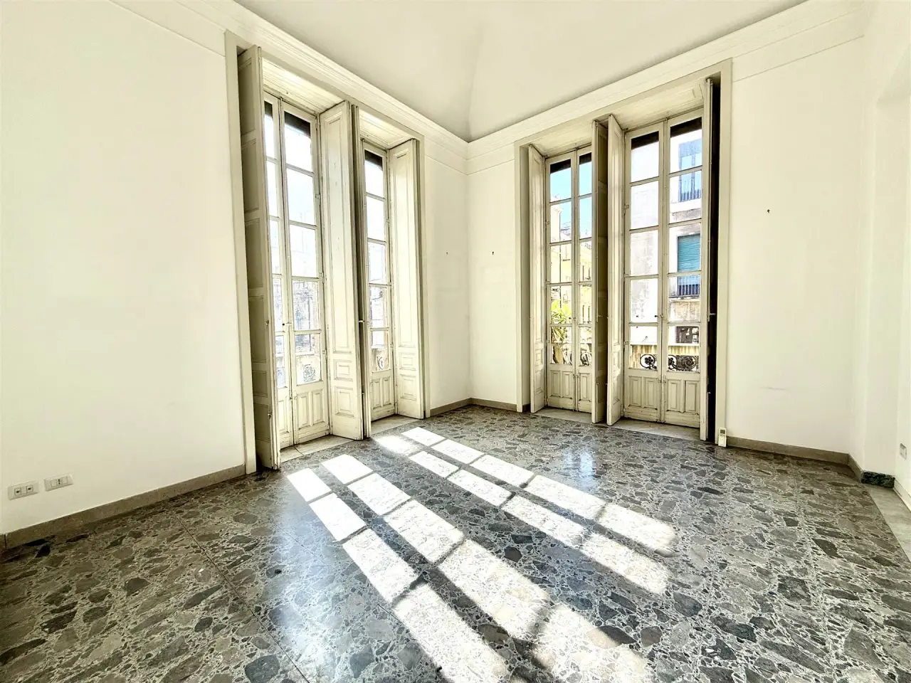 Ufficio in Viale Libertà, Catania, {3} - Foto 1