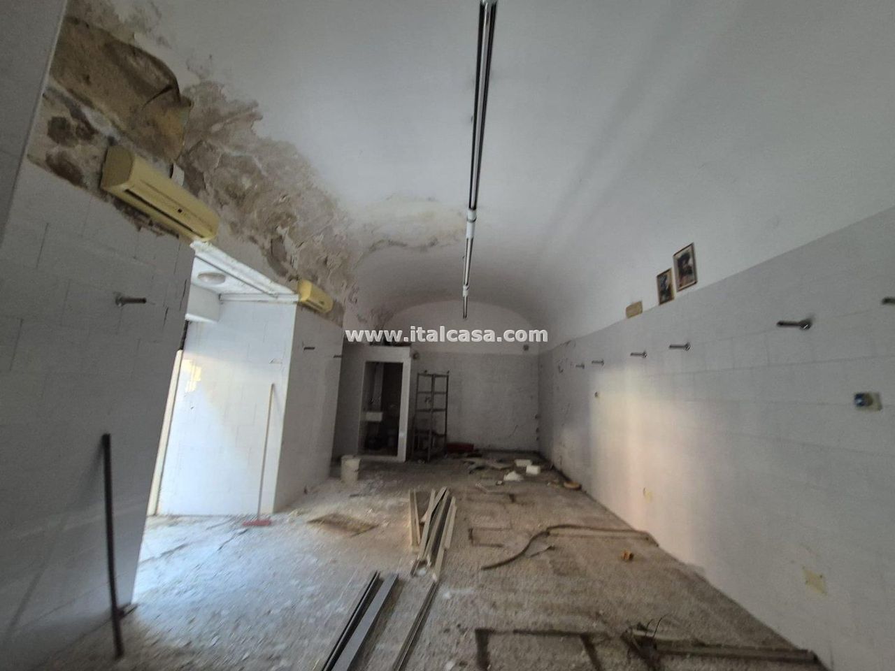 Magazzino in Piazza Mercato, Crotone, {3} - Foto 2