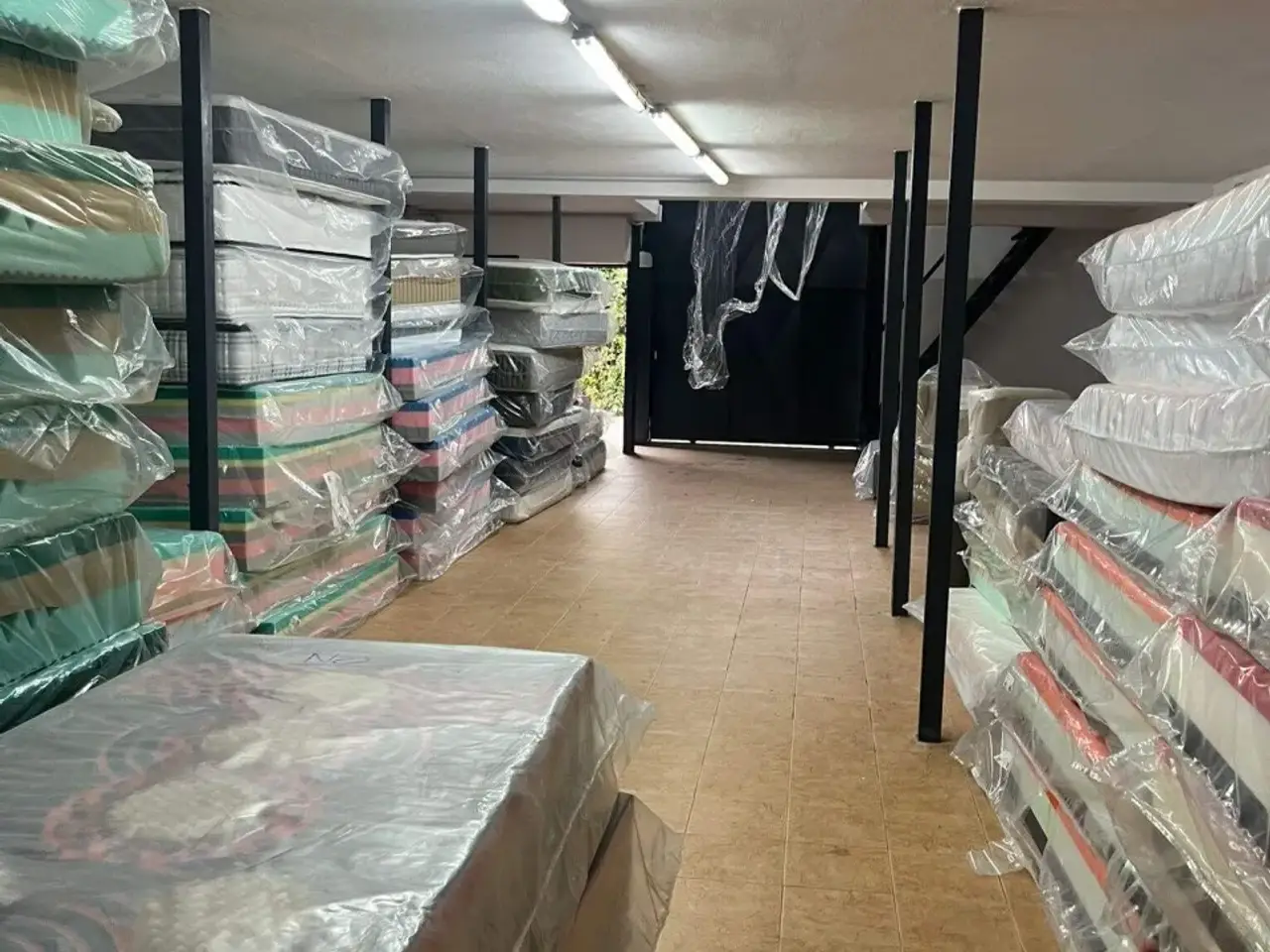 Magazzino in , Arzano, {3} - Foto 2