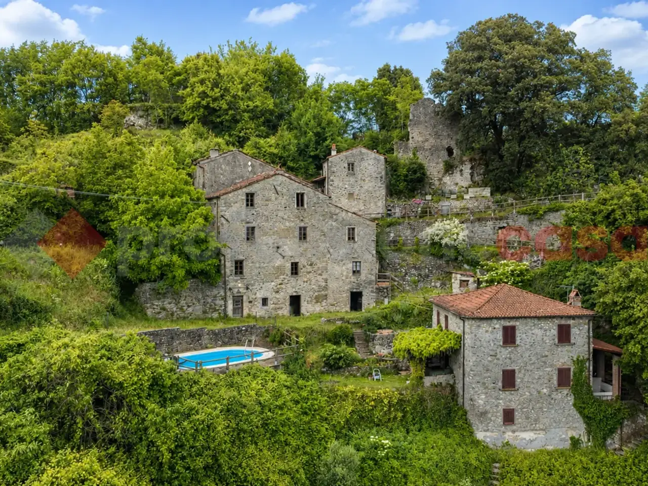 Palazzina commerciale in Via Castello, Casoli  13, Bagni Di Lucca, {3} - Foto 1