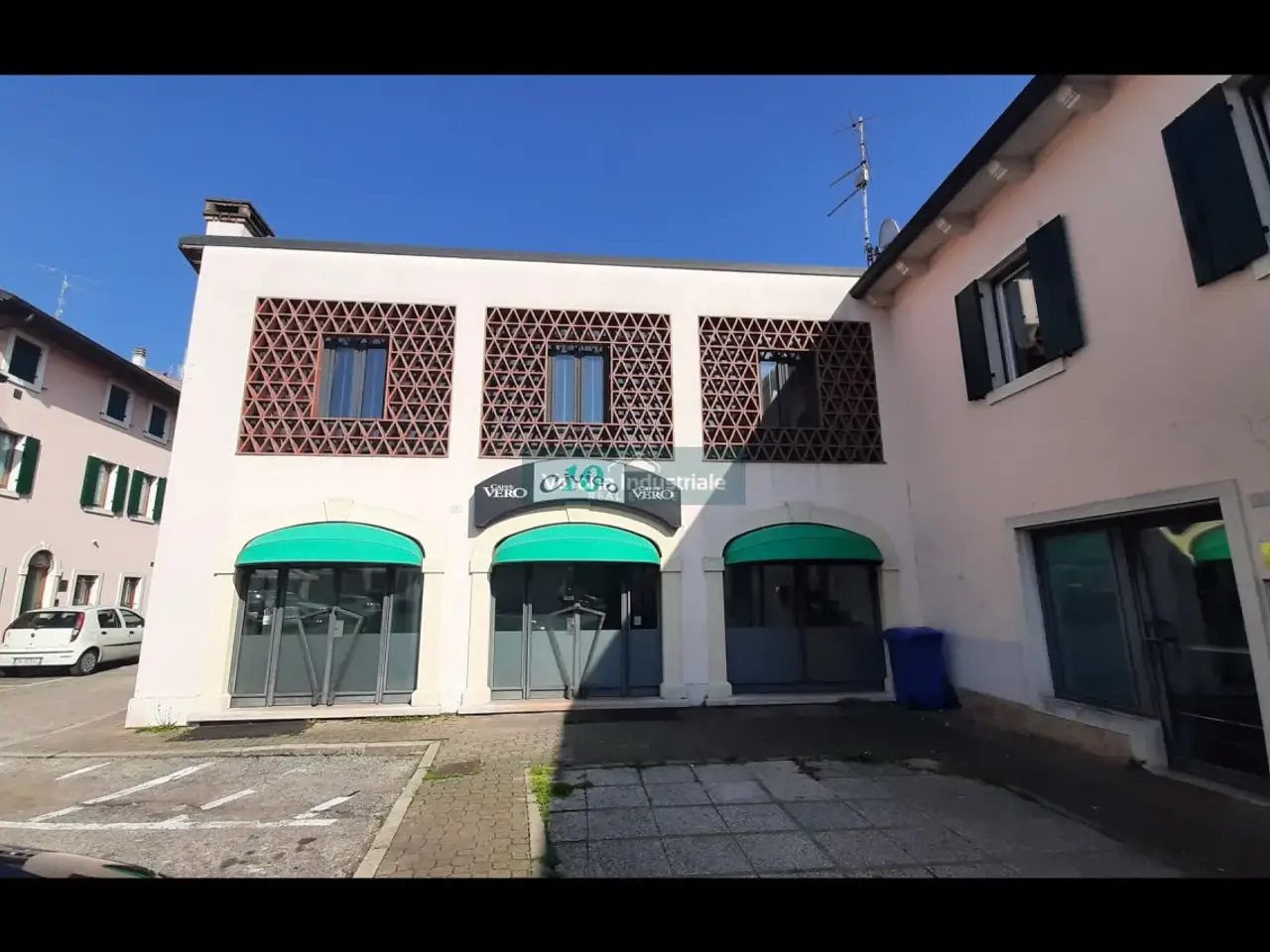 Negozio in Piazza Martiri della Libertà, 10, Sona, {3} - Foto 1