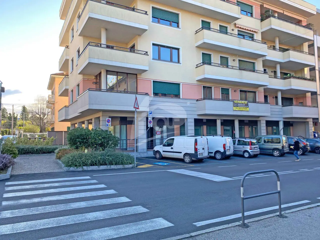 Negozio in Via Armando Diaz 2, Laveno Mombello, {3} - Foto 1