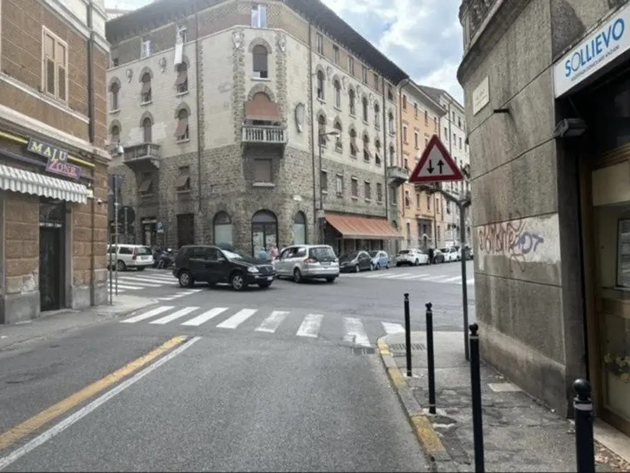 Negozio in , Trieste, {3} - Foto 1